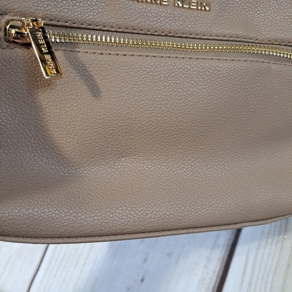 3 FOR 12 SALE Anne Klein Tan  Bag with Gold-Tone Accents NO STRAP - Picture 12 of 13